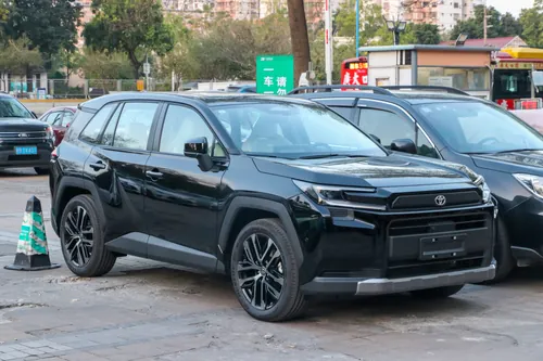 Toyota RAV4 – RAV4 VI (XA60, 2025–), FAW Toyota verze pro Čínu, foto únor 2026