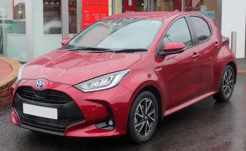 Toyota Yaris – Yaris IV (XP210, 2020–), Design Hybrid, UK, foto 2020